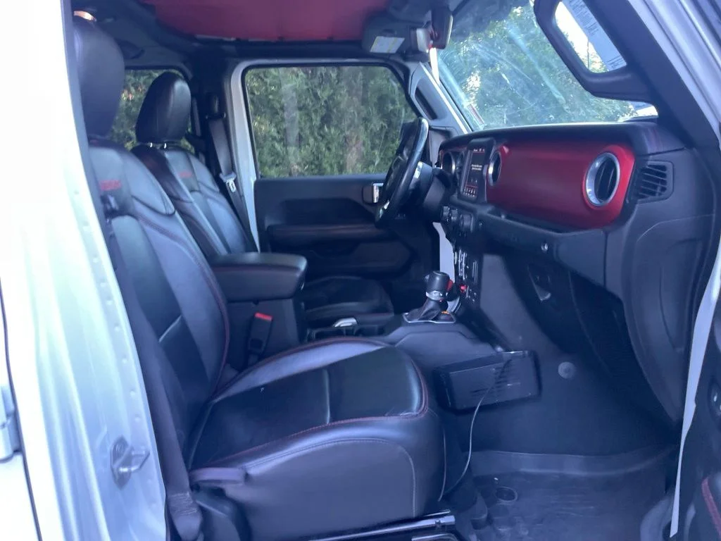 Used 2018 Bright White Clearcoat Jeep Unlimited Rubicon image 21