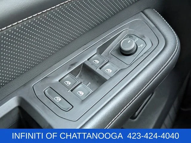 Used 2024 Gray Volkswagen 2.0T SE w/Technology image 27