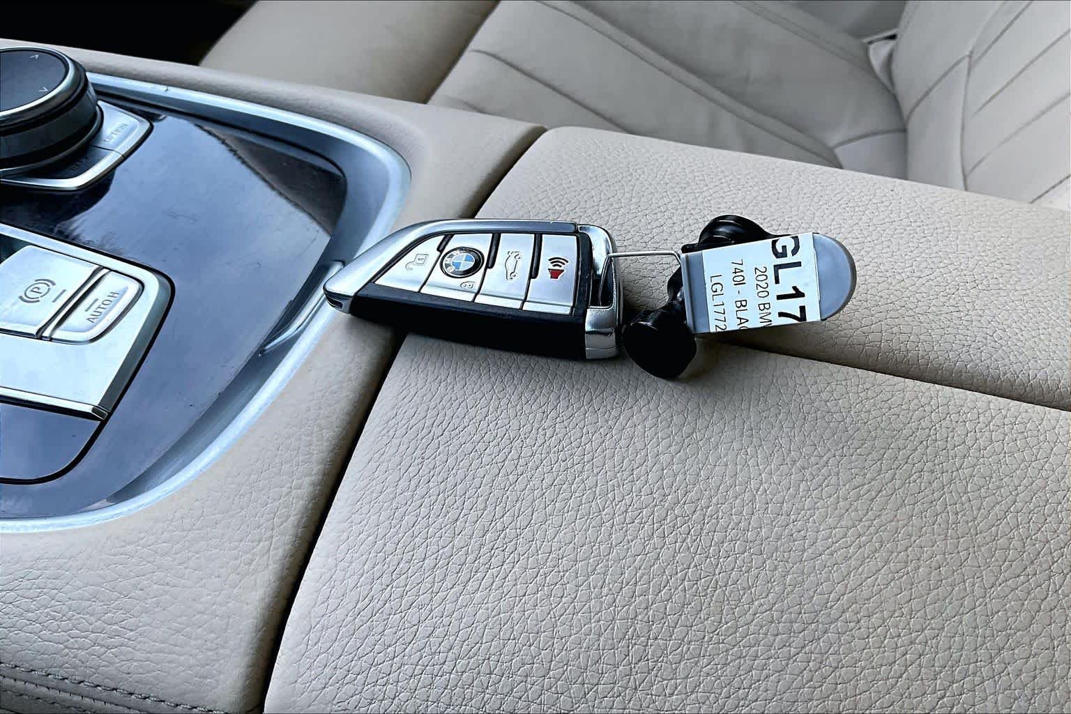 2020 BMW 7 Series 740i - Photo 14