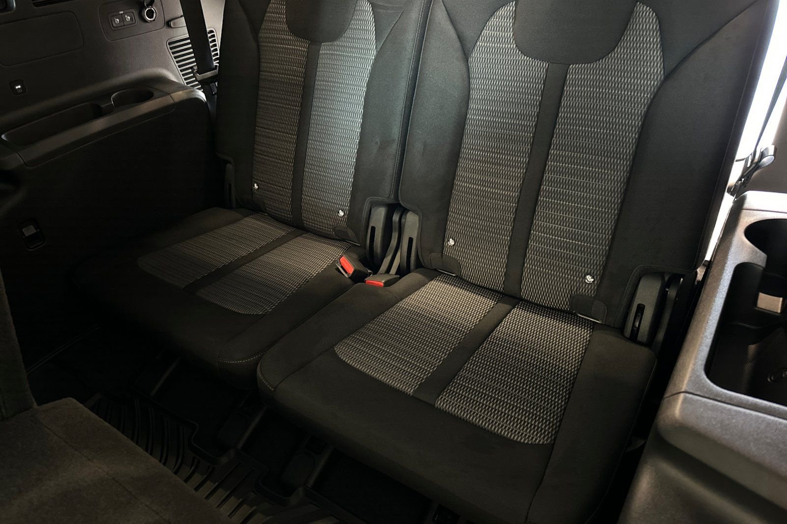 New 2026 Ivory Silver Kia LX image 11