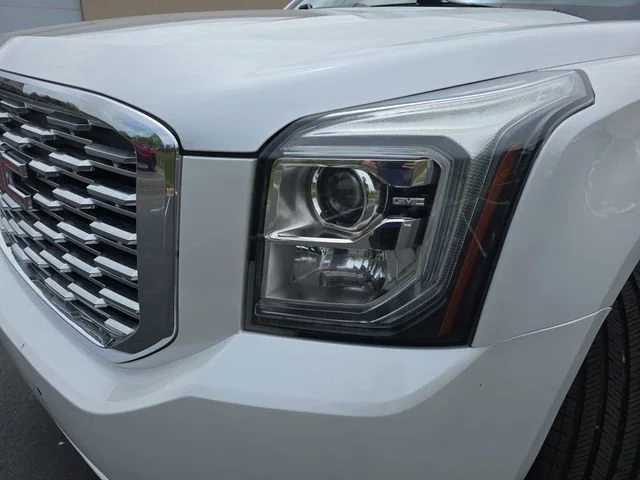 Used 2018 WHITE FROST TRICOAT GMC Denali image 35
