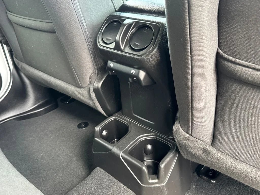 Used 2022 White Jeep Unlimited Willys image 18