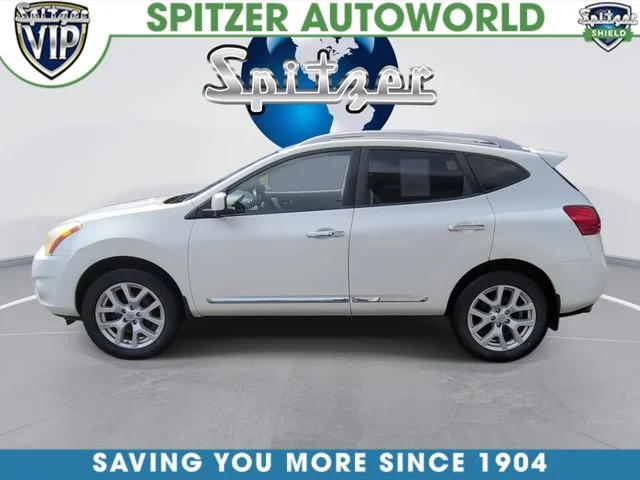 Used 2013 White Nissan SL image 7
