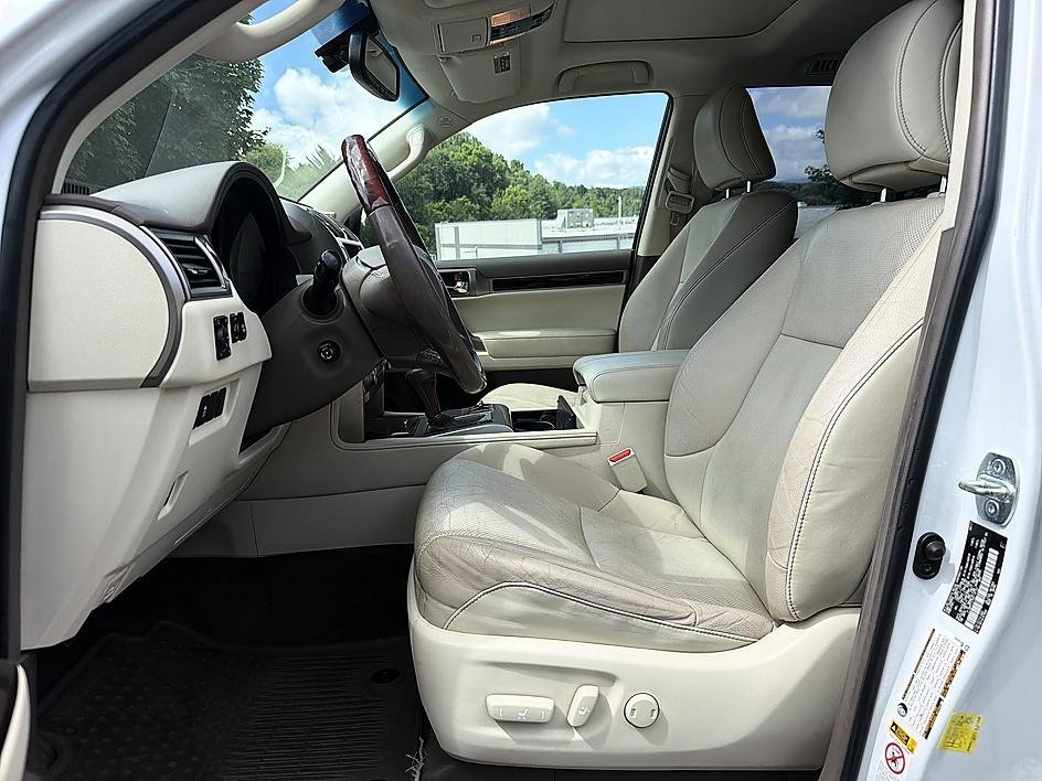 Used 2017 Starfire Pearl Lexus 460 image 11