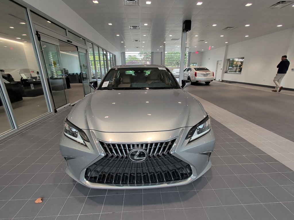 2023 Lexus ES 350 - Photo 8