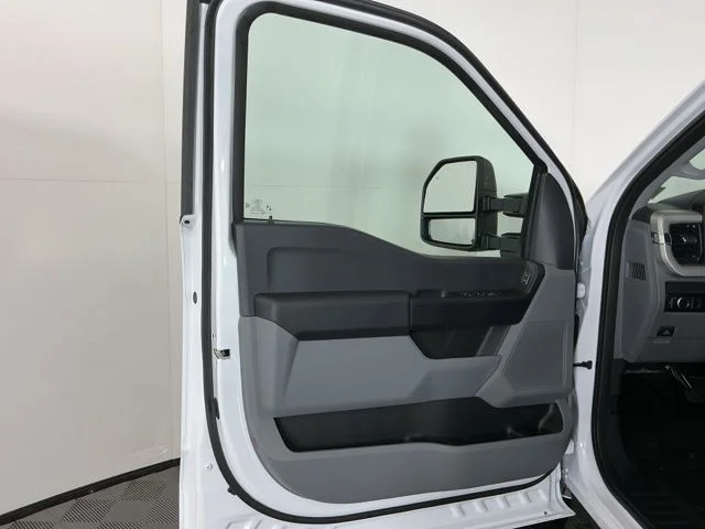 New 2026 Oxford White Ford XL image 11