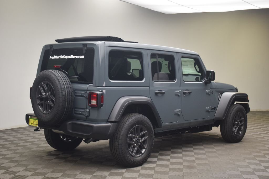 New 2026 Anvil Clear-Coat Exterior Paint Jeep Sport S image 5