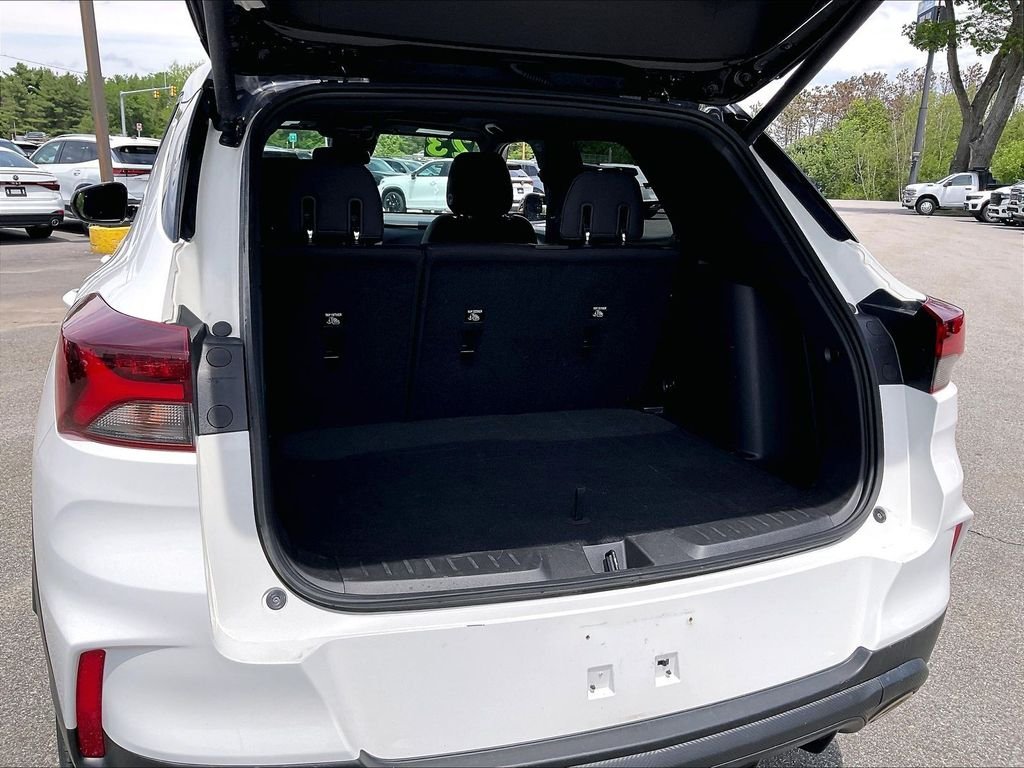 Used 2023 Summit White Chevrolet RS image 35