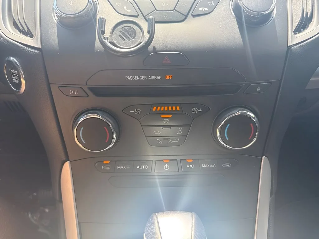 Used 2018  Ford SEL image 19