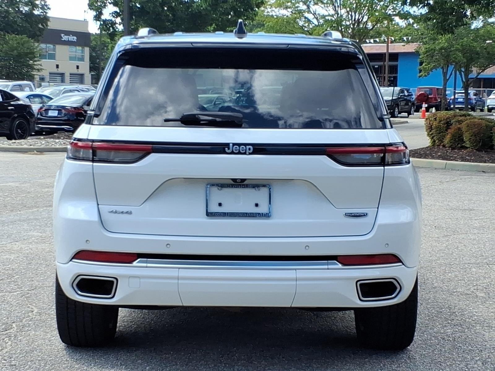 Used 2022 Bright White Clearcoat Jeep Summit Reserve image 9