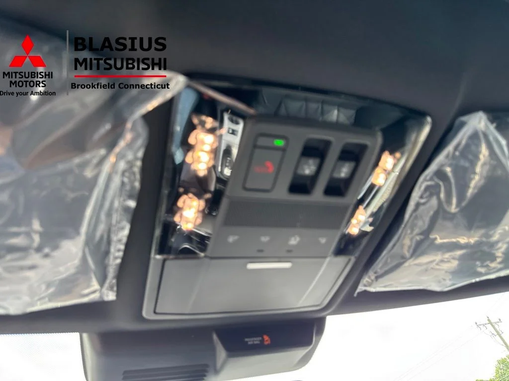 New 2026 Gray Mitsubishi SEL image 30