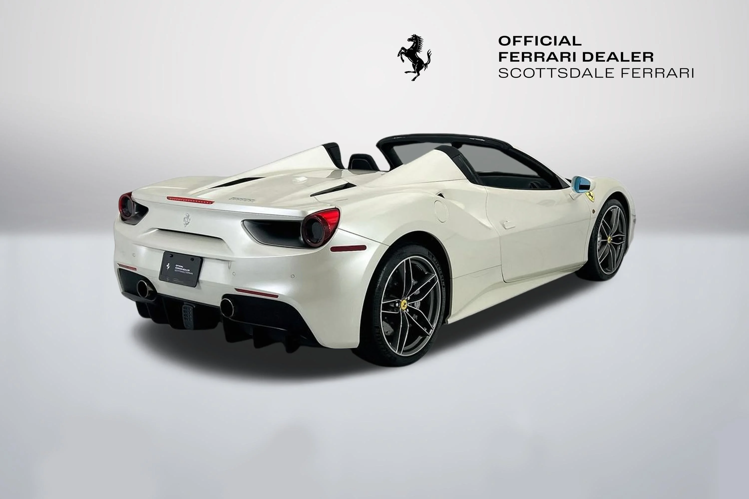 Used 2017 Bianco Fuji Ferrari  image 5
