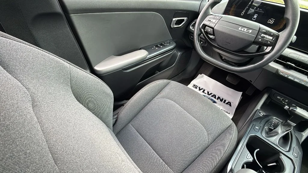 Used 2025 Gray Kia LXS image 14