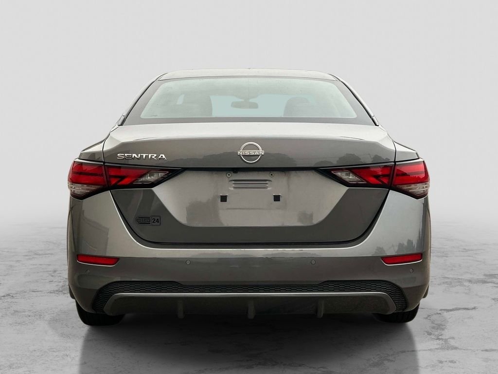 Used 2025 Gray Nissan S image 4