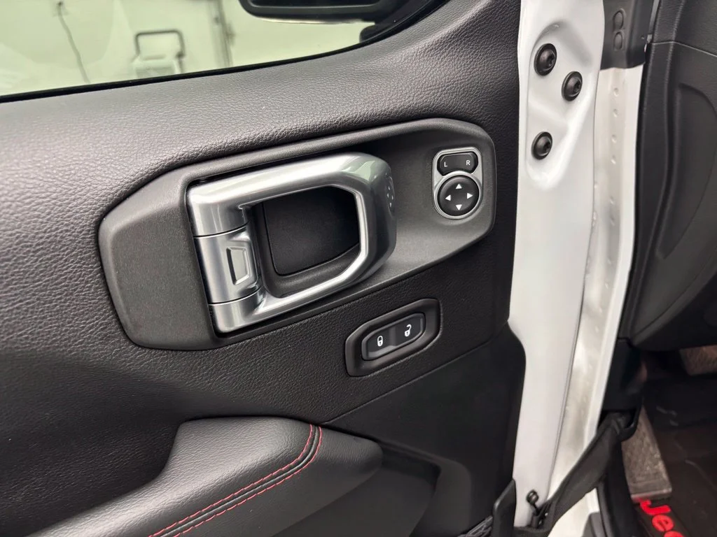 Used 2020 White Jeep Rubicon image 16