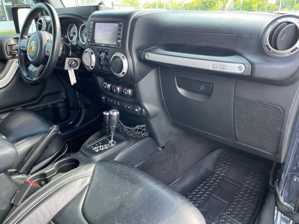 Used 2017 Rhino Clearcoat Jeep Unlimited Rubicon image 43