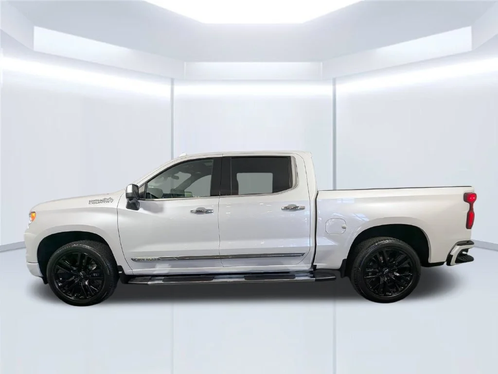 Used 2024 Beige Chevrolet High Country image 7