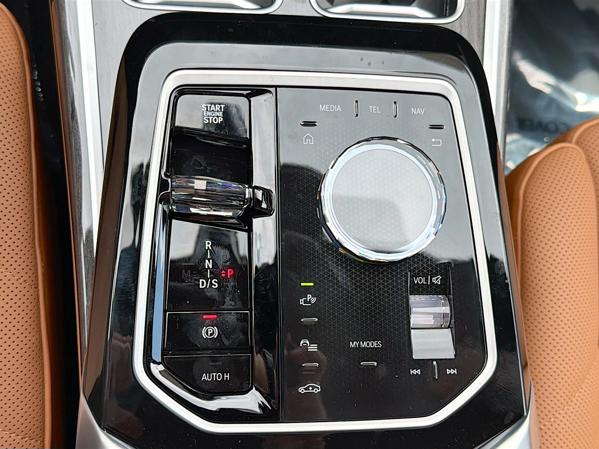New 2026 Mineral White Metallic BMW 740i image 29