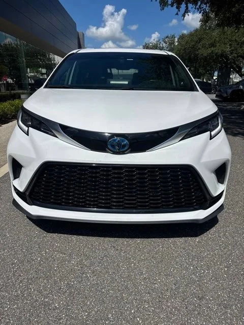 Used 2024 Ice Toyota XSE image 2