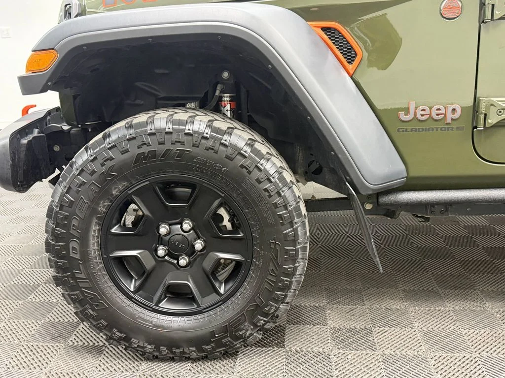 Certified Used 2023 Sarge Green Clearcoat Jeep Mojave 4x4 image 11