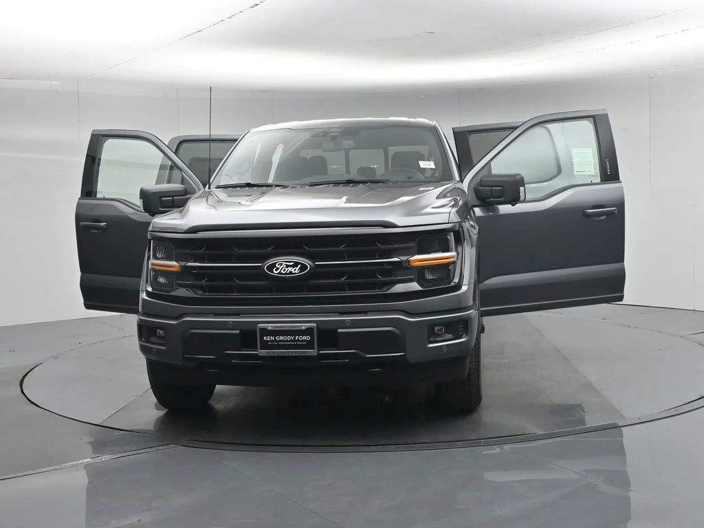 New 2026 Carbonized Gray Metallic Ford XLT image 32