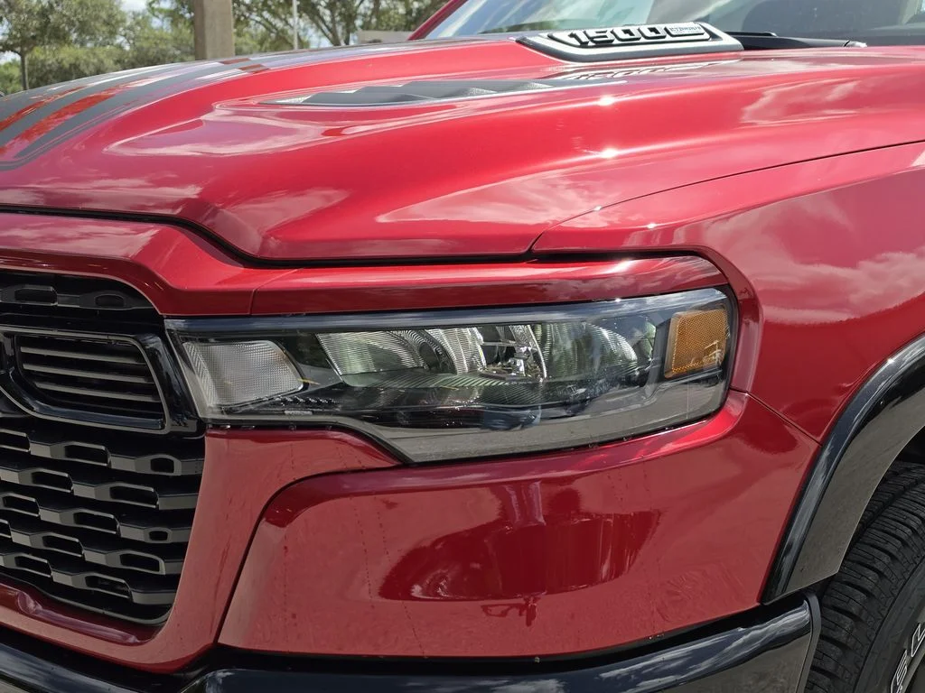 New 2026 Molten Red Pearl-Coat Exterior Paint RAM Big Horn/Lone Star image 7
