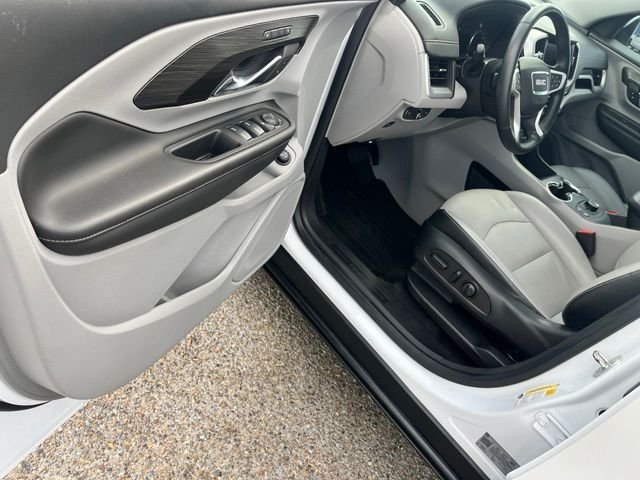 Used 2023 White GMC SLT image 16