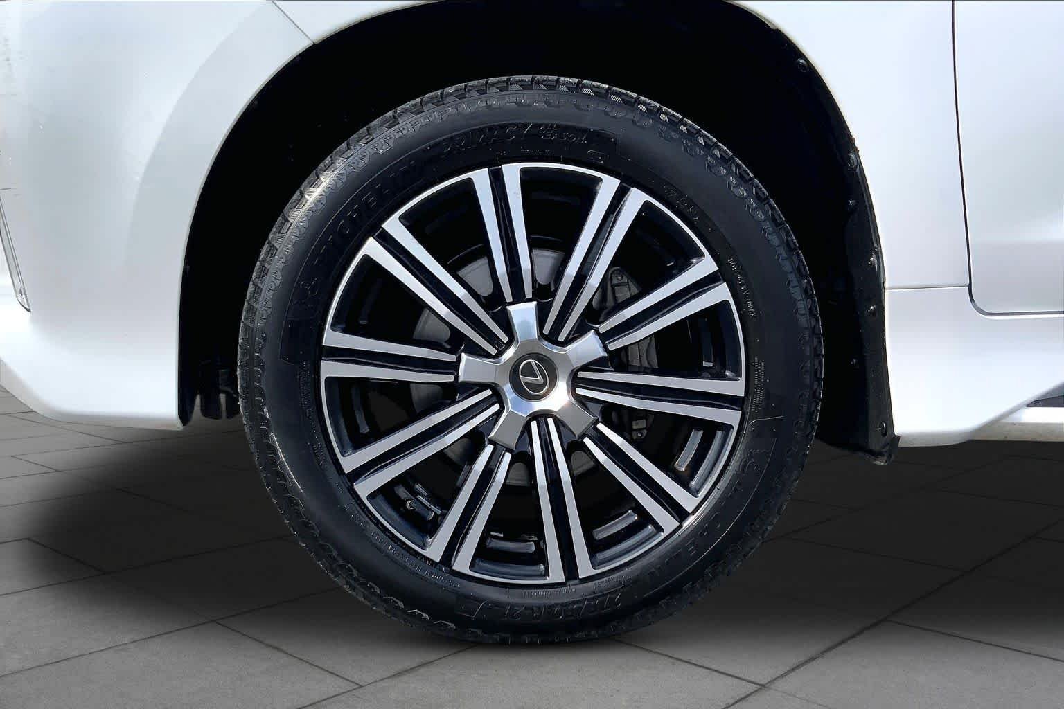 Used 2020 Eminent White Pearl Lexus  image 11
