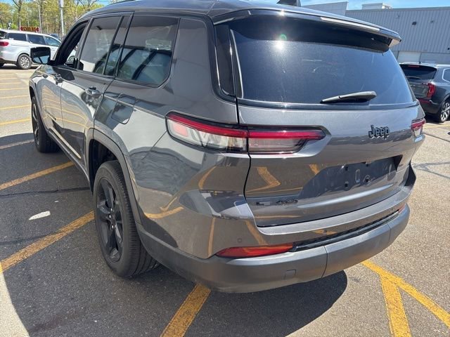 Used 2023 Baltic Gray Metallic Clearcoat Jeep Altitude image 7