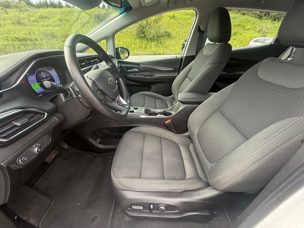 Used 2022 White Chevrolet 1LT image 10
