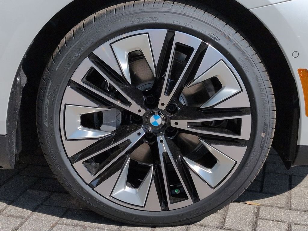 New 2026 White Metallic BMW eDrive40 image 11