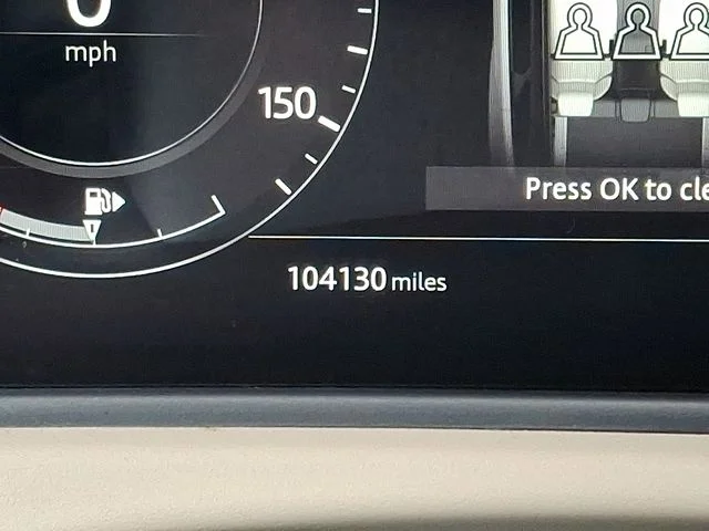 Used 2018  Land Rover SE R-Dynamic image 19