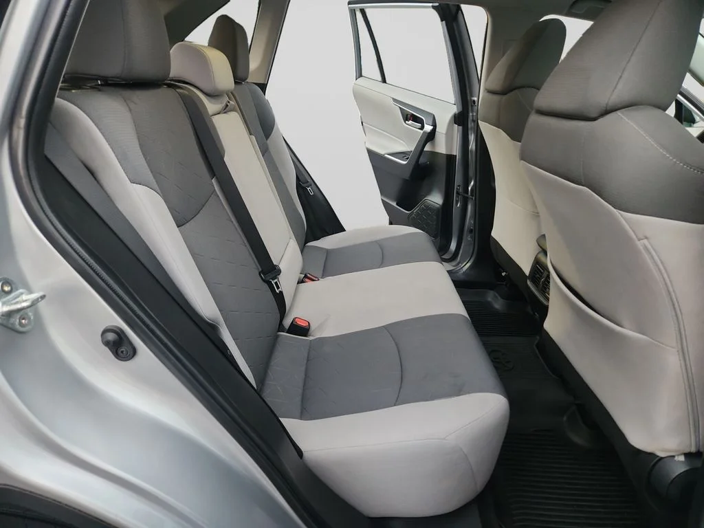 Used 2022 Silver Toyota XLE image 18