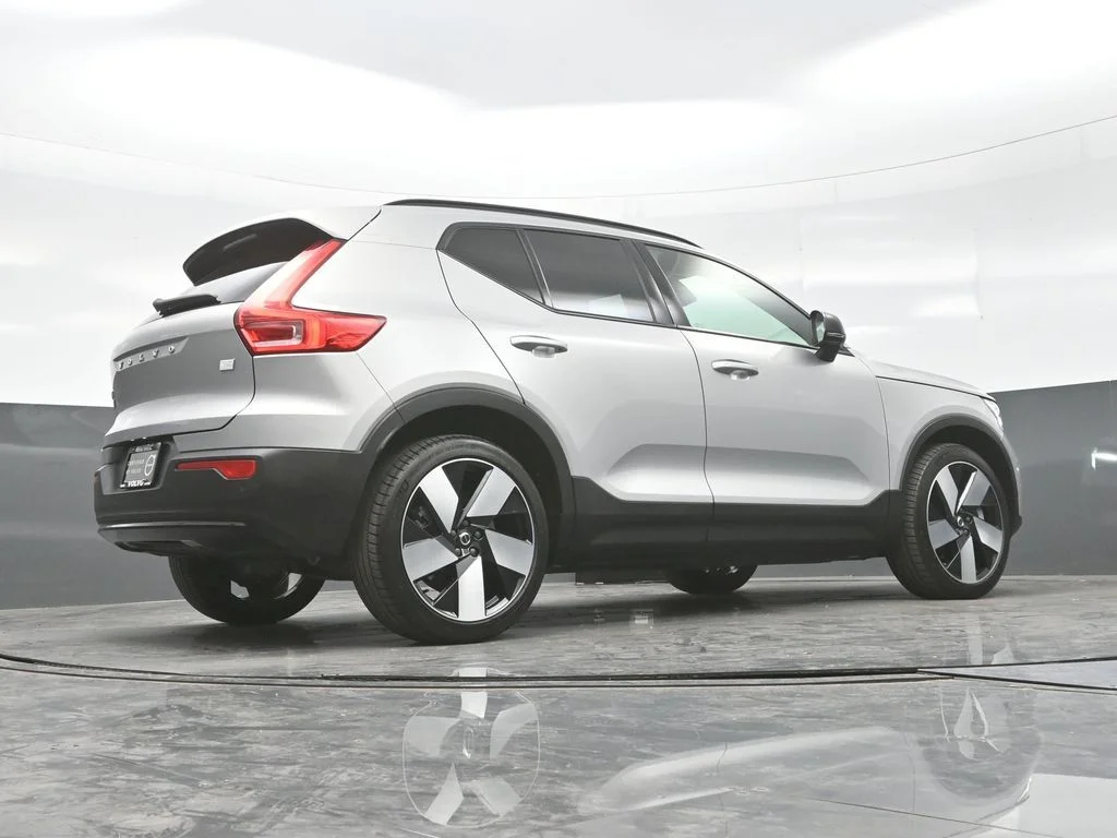 Certified Used 2023 Silver Dawn Volvo Ultimate image 28