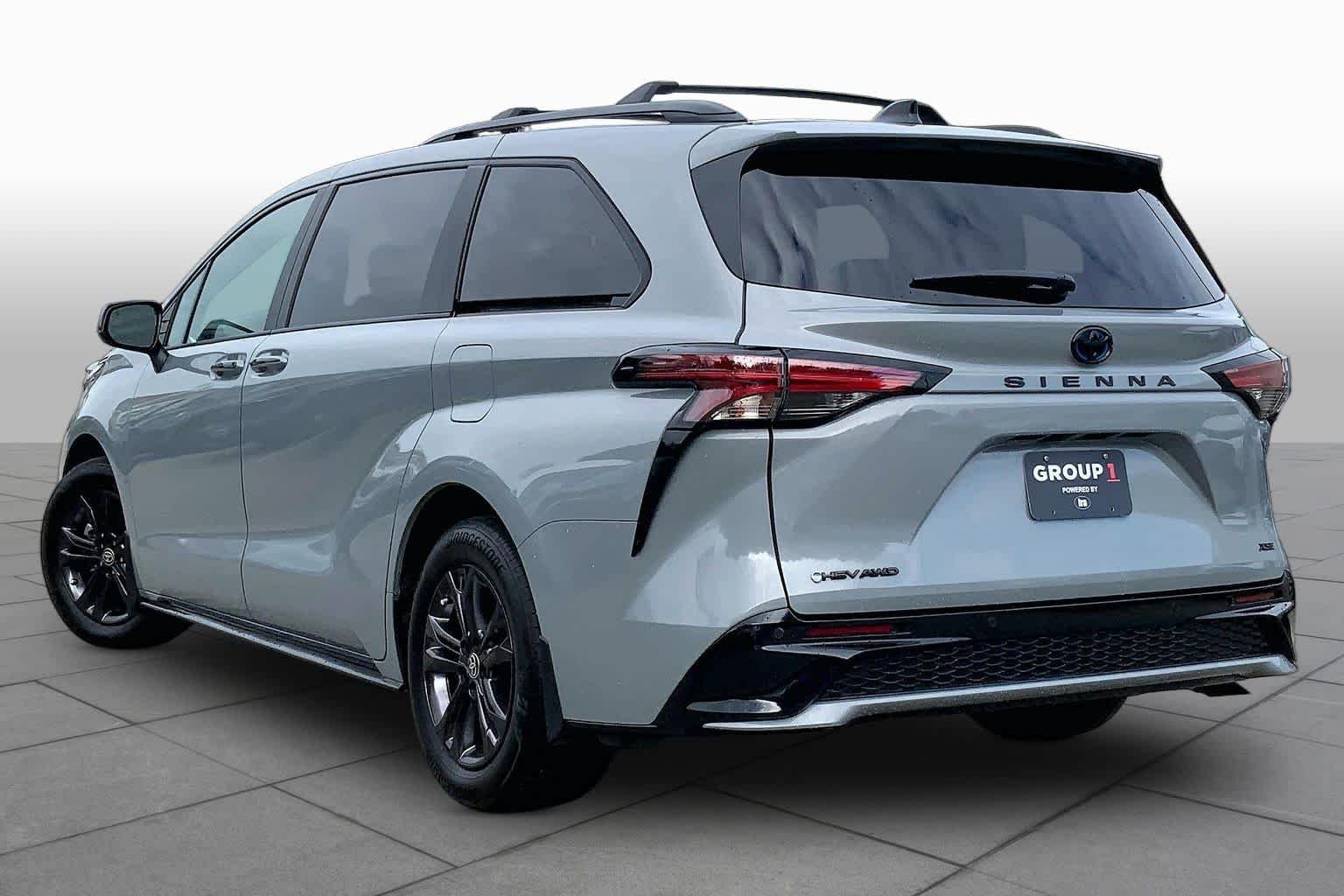 Used 2025 Cement Toyota XSE image 12