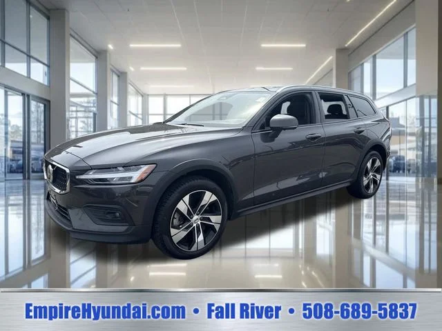 2025 Volvo V60 Cross Country B5 Plus