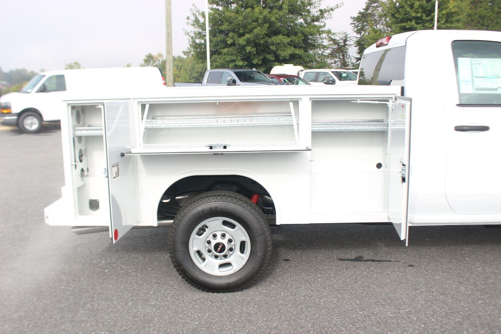 New 2026 Summit White GMC Pro image 12