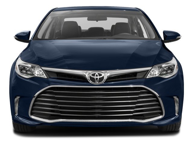 Used 2018 Creme Brulee Toyota XLE Premium image 4