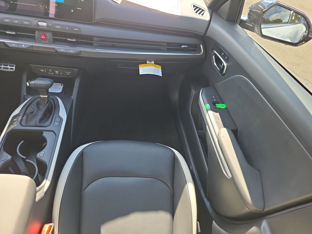New 2026 Snow White Pearl Kia GT-Line Turbo image 17