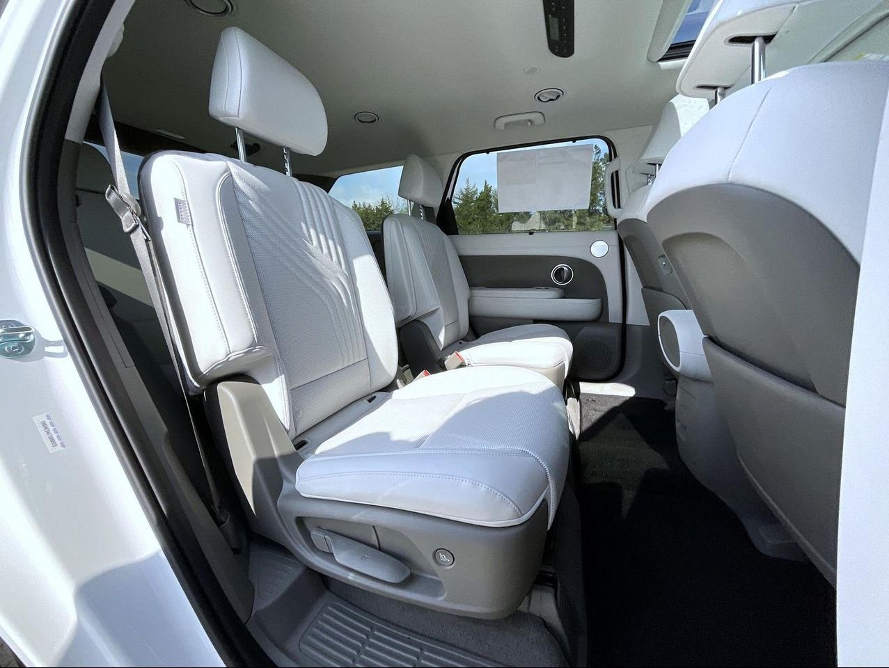 New 2026 White Hyundai SEL Premium image 22
