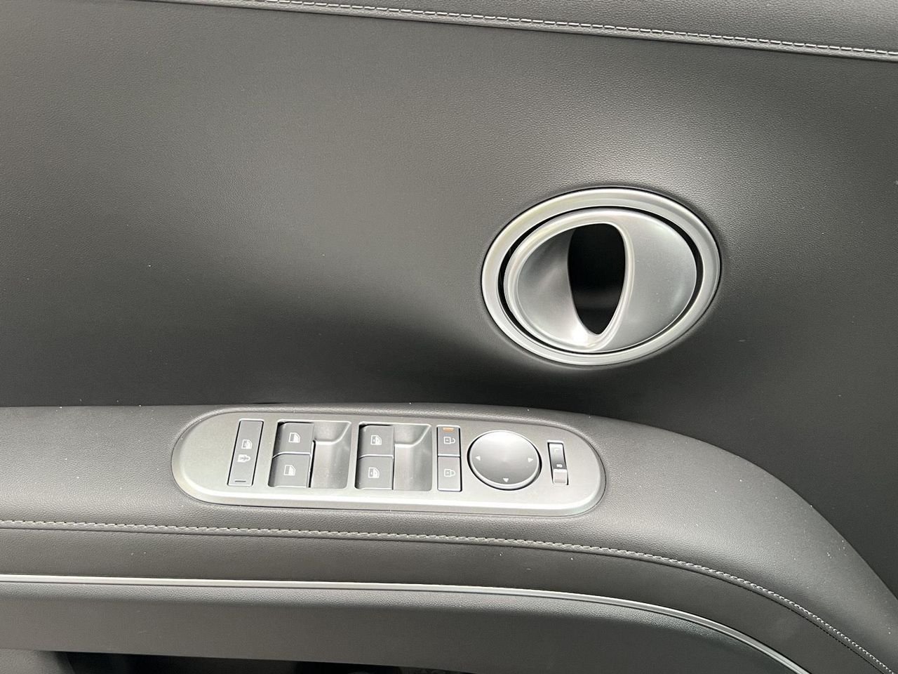 New 2026 Creamy White Pearl Hyundai SE AWD image 30