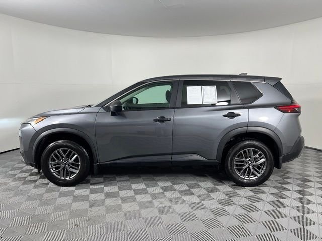 Used 2023 Gray Nissan S image 4