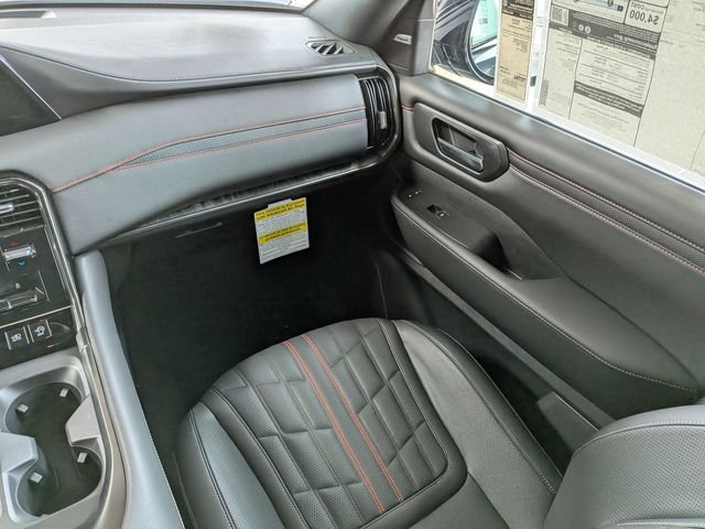 2025 Nissan Armada PRO-4X - Photo 14