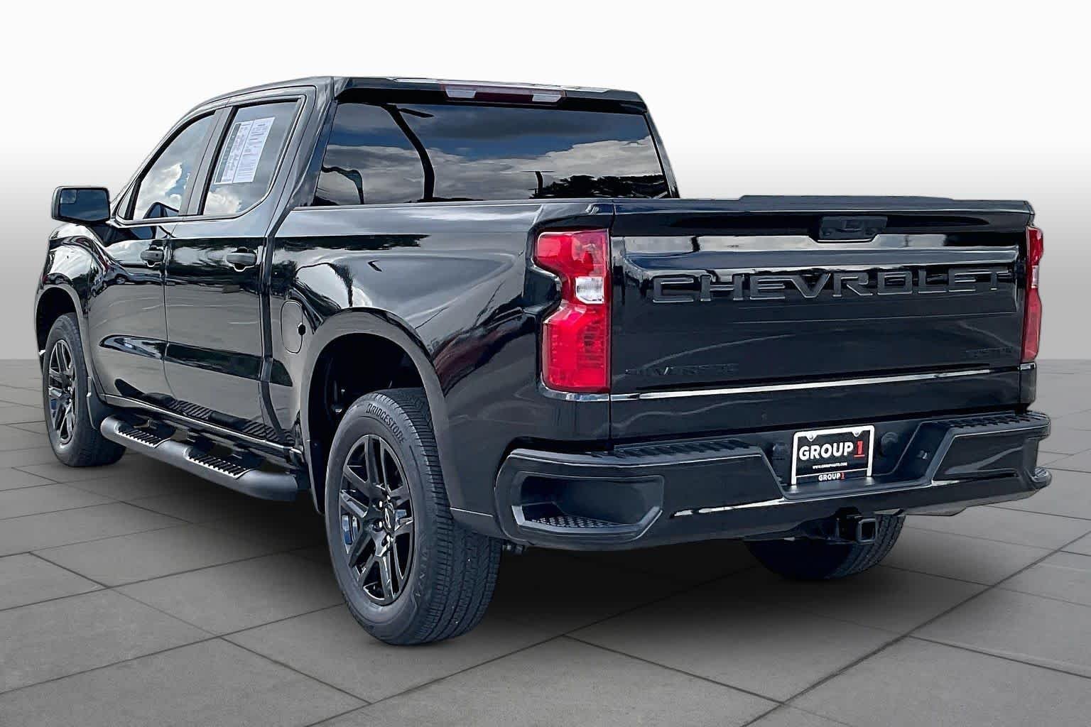 Used 2023 BLACK Chevrolet Custom image 12
