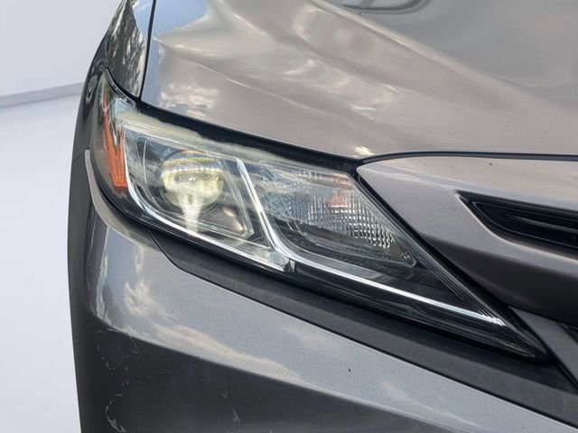 Used 2018 Gray Toyota SE image 9