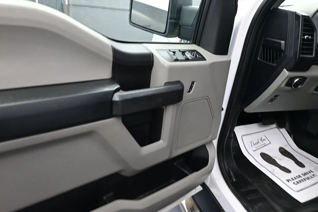 Used 2017 White Ford XL image 39