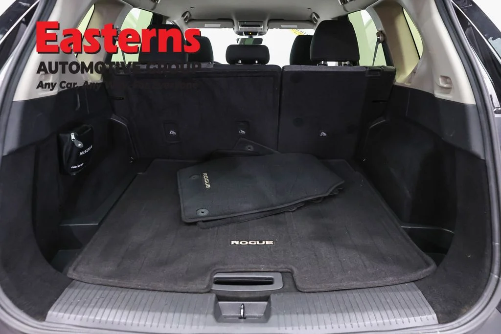 Used 2023 Black Nissan SV image 9