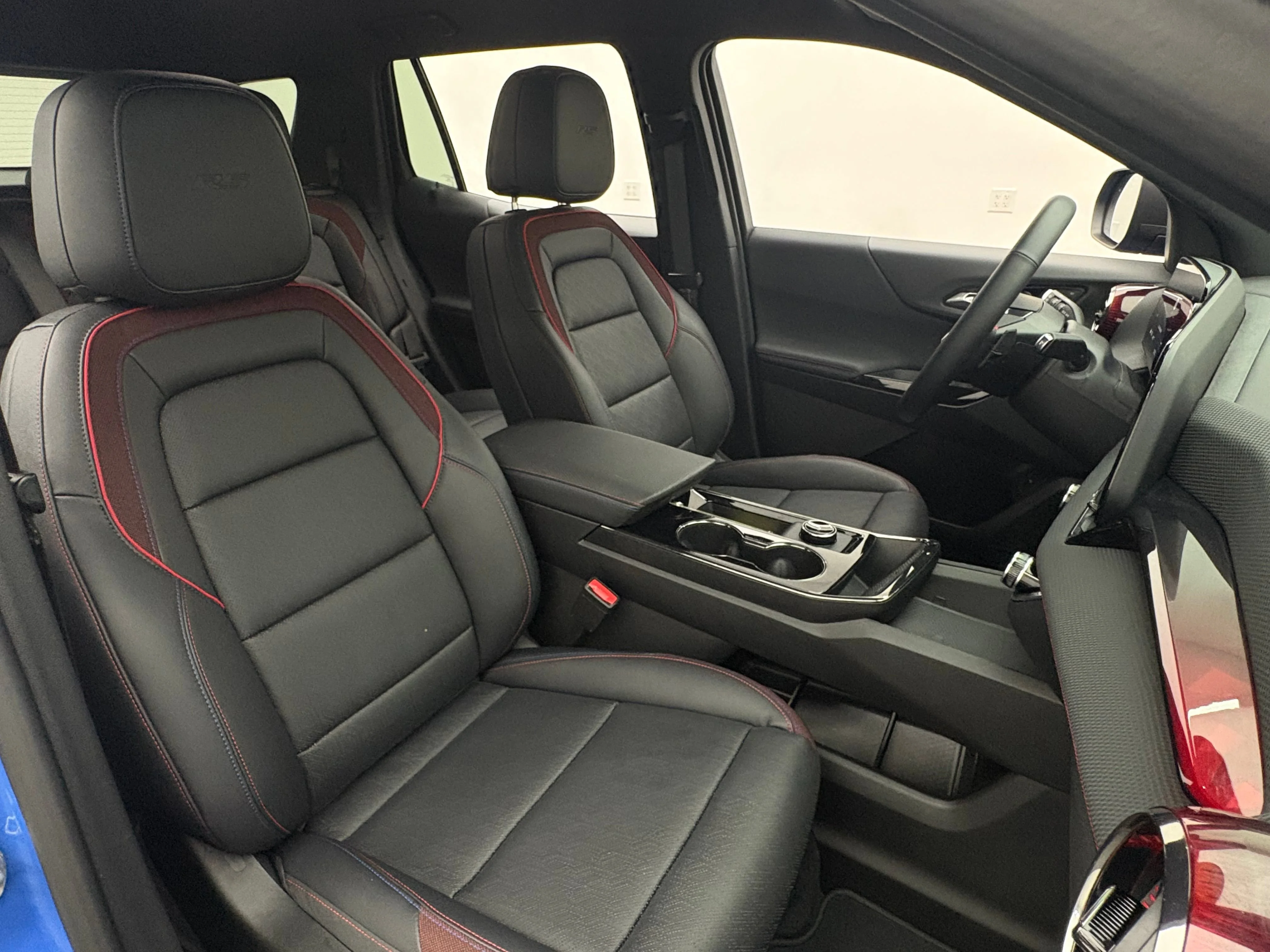 Used 2025 Reef Blue Metallic Chevrolet RS image 30