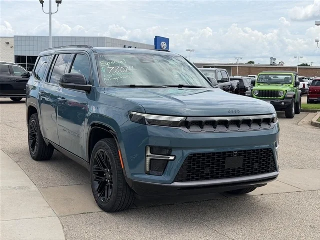 New 2026 Steel Blue Exterior Paint Jeep Limited Reserve image 3