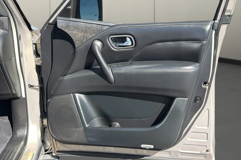 Used 2020 Beige INFINITI LUXE image 16